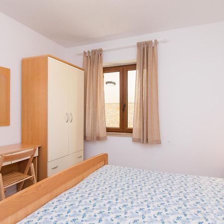 Apartmani Pina Krk Town Exterior foto