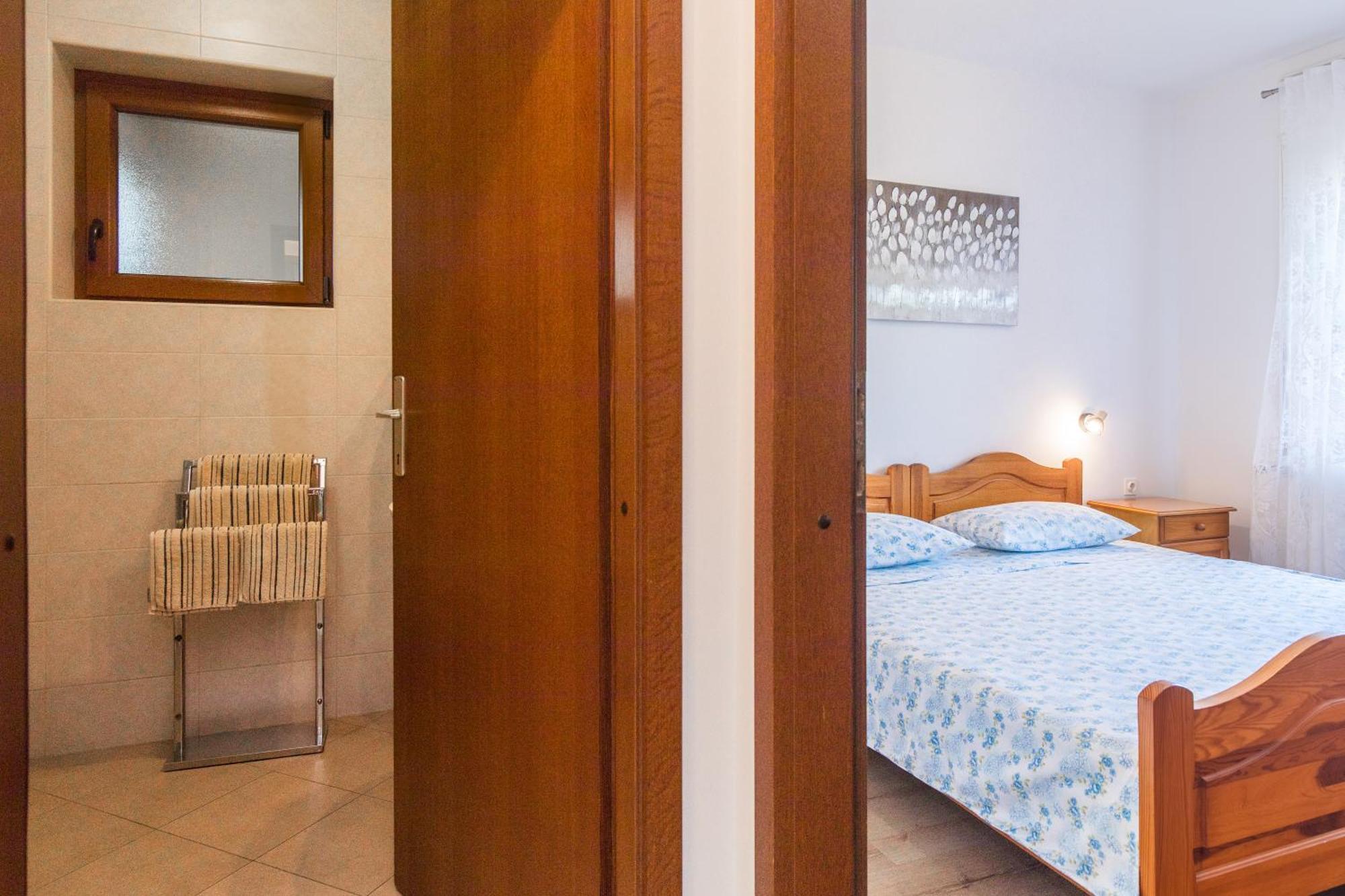 Apartmani Pina Krk Town Exterior foto