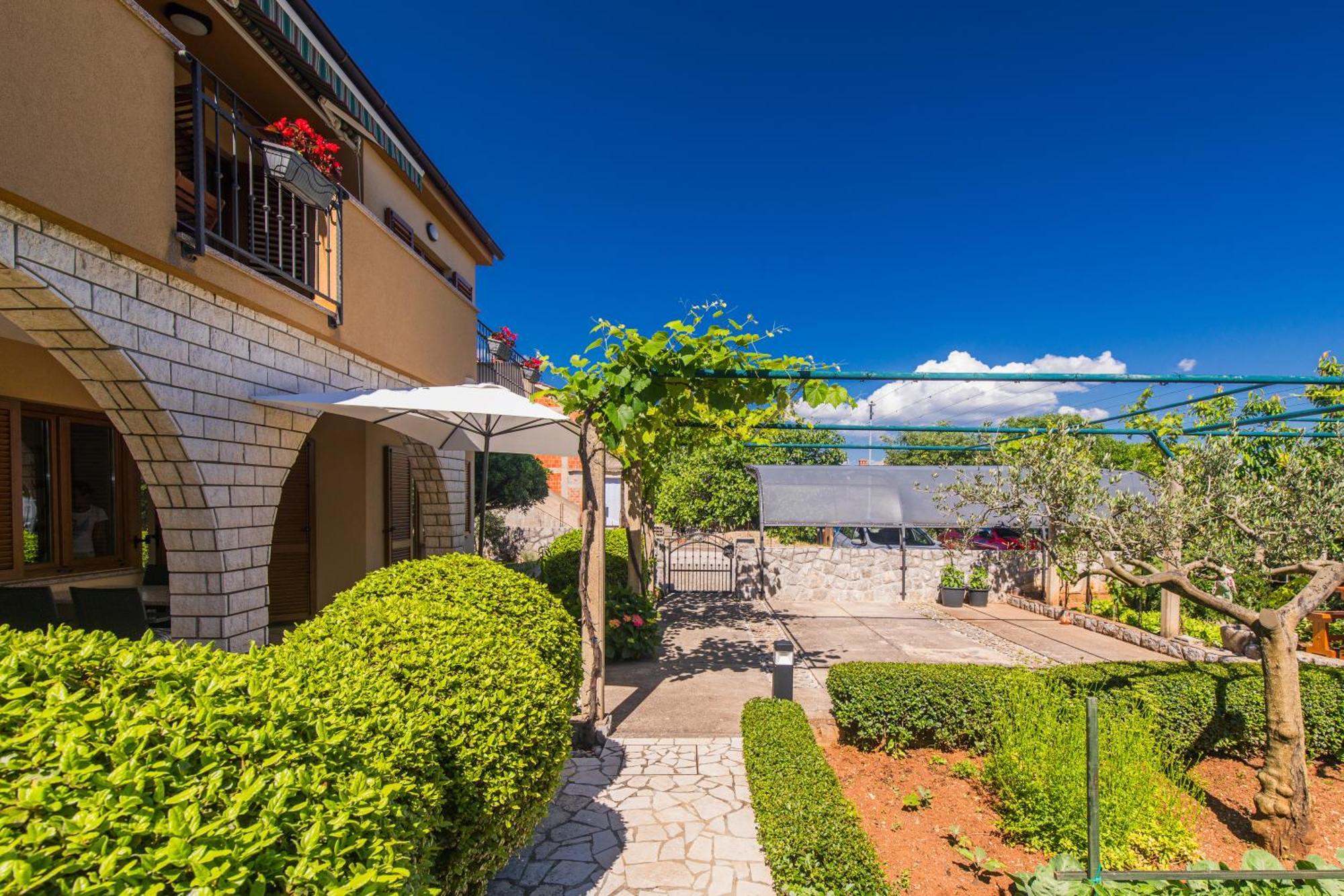 Apartmani Pina Krk Town Exterior foto